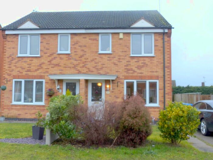 3 Bedroom Semi-Detached House To Rent In Earlswood Drive, Mansfield, NG18