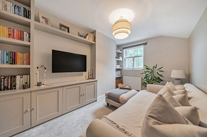 2 Bedroom Flat For Sale In Haydons Road, London, SW19