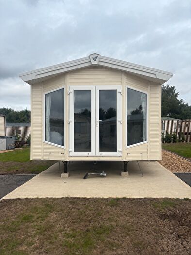 2 Bedroom Mobile/park Home For Sale In Vicarage Lane, Long Sutton, Spalding, PE12