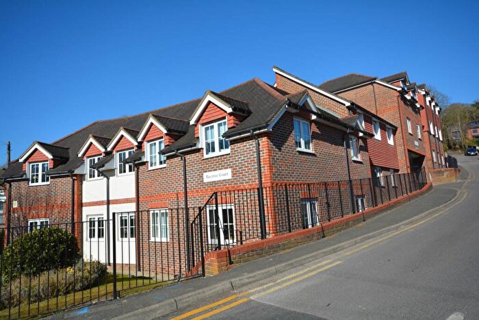 2 Bedroom Apartment For Sale In Hospital Hill, Chesham, HP5