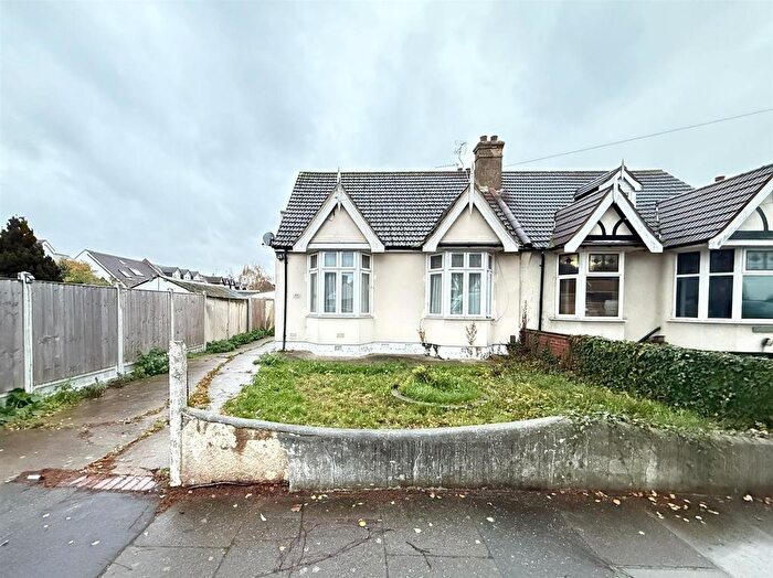 3 Bedroom Property For Sale In Budoch Drive, Seven Kings, IG3