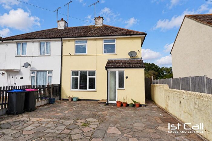 2 Bedroom Semi-Detached House For Sale In Harridge Close, Leigh-On-Sea, SS9
