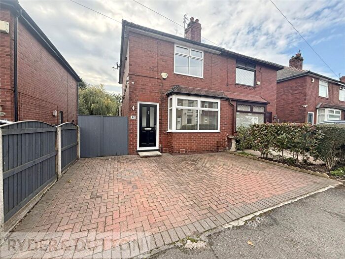 2 Bedroom Semi-Detached House To Rent In Eaves Lane, Chadderton, Oldham, Greater Manchester, OL9