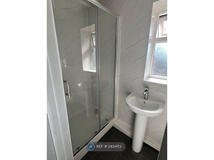 4 Bedroom Semi-Detached House To Rent In Moat House Lane, Coventry, CV4