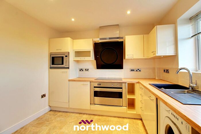 2 Bedroom Flat To Rent In Bawtry Road, Bessacarr, Doncaster, DN4