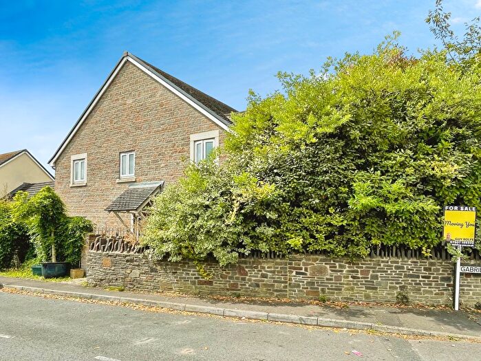4 Bedroom Semi-Detached House For Sale In Gabriel Close, Bristol, South Gloucestershire, BS30