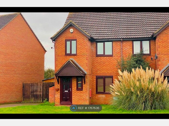 3 Bedroom Semi-Detached House To Rent In Bergamot Gardens, Walnut Tree, Milton Keynes, MK7