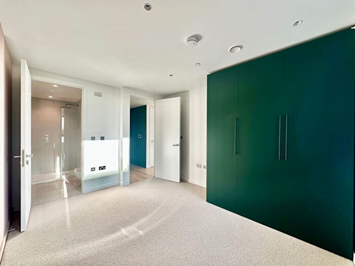 2 Bedroom Flat To Rent In Peninsula Gardens, London, SE10