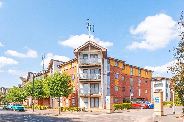 2 Bedroom Flat For Sale In Innerd Court, Croydon, CR0