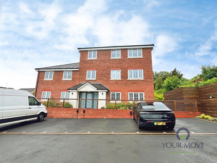 2 Bedroom Flat For Sale In Kennedy Crescent, Lower Gornal, Dudley, West Midlands, DY3