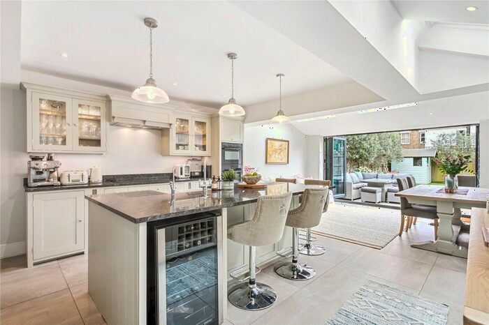 5 Bedroom Terraced House To Rent In Waynflete Street, London, SW18