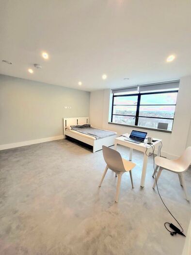 1 Bedroom Flat To Rent In Fyfield Road, Enfield, EN1