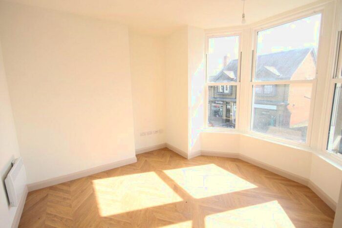 1 Bedroom Flat To Rent In Station Parade, Harrogate, North Yorkshire, HG1