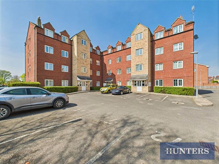 2 Bedroom Flat For Sale In Scholars Way, Bridlington, YO16