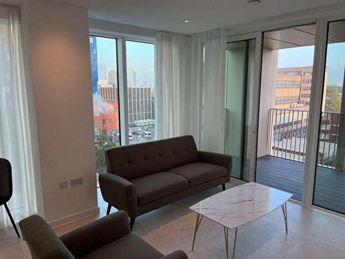 2 Bedroom Flat To Rent In Bouchon Point, Cendal Crescent, The Silk District, E1