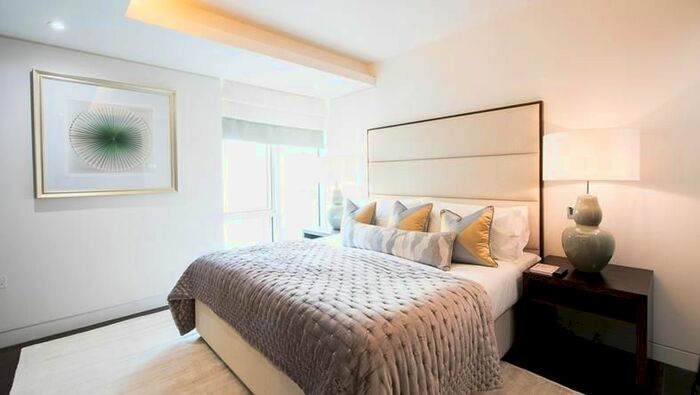 2 Bedroom Flat To Rent In Duke Street, Mayfair, London, W1K