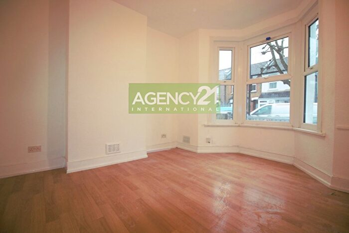 1 Bedroom Flat To Rent In Lawrence Road, Eastham, E6