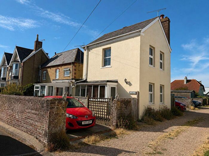 2 Bedroom Detached House For Sale In Felpham Village, PO22