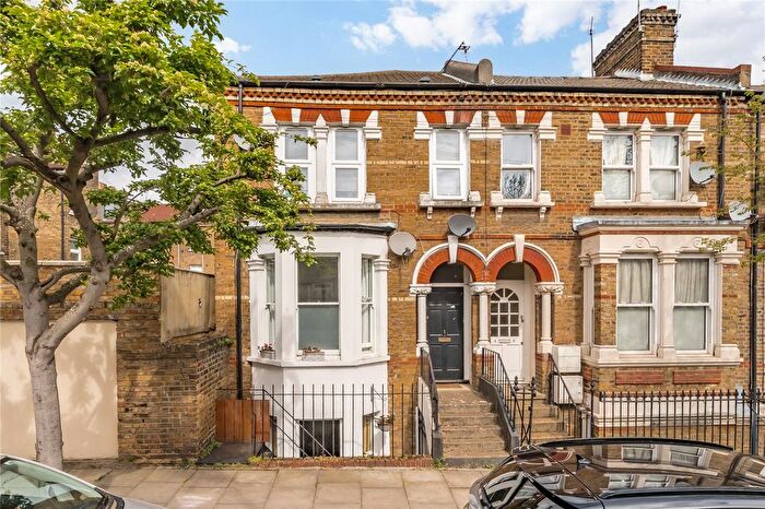 3 Bedroom Flat For Sale In Colenso Road, Clapton, London, E5