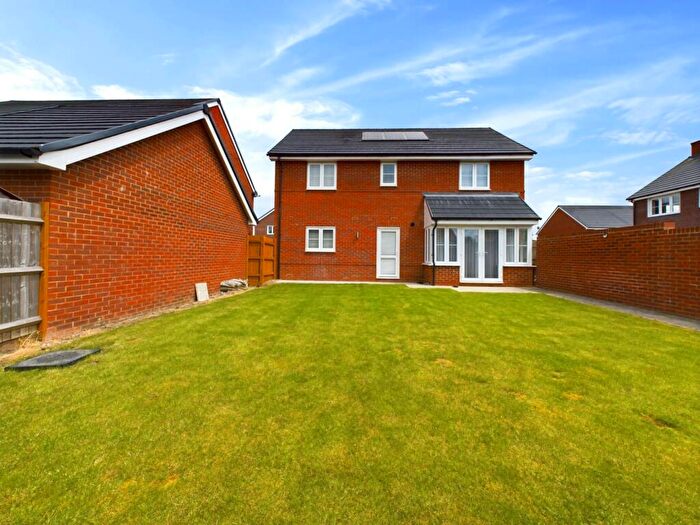 4 Bedroom Detached House To Rent In Wickfields, Longwick, HP27