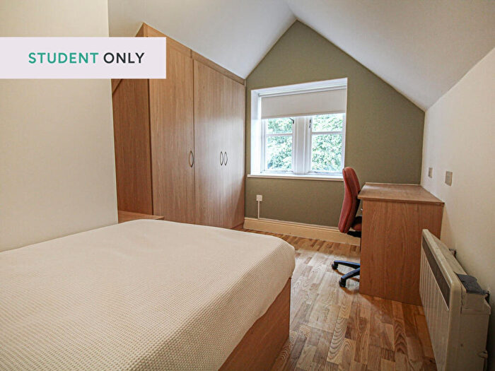 3 Bedroom Apartment To Rent In Room, Apt, Hyde Terrace #, LS2