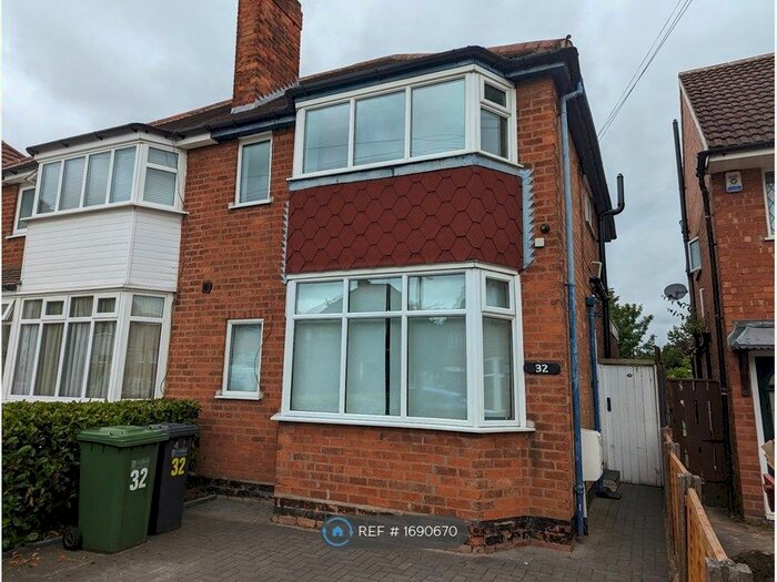 3 Bedroom Semi-Detached House To Rent In Orchard Avenue, Solihull, B91