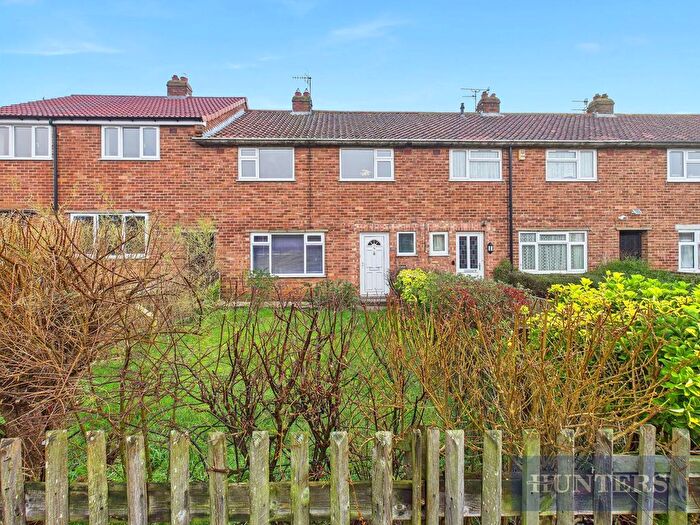 3 Bedroom Terraced House For Sale In Caymer Road, Scarborough, YO11