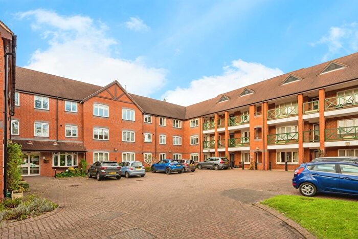2 Bedroom Flat For Sale In Deerhurst Court, Solihull, B91