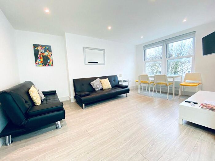 1 Bedroom Flat To Rent In Seafield Road, BN3