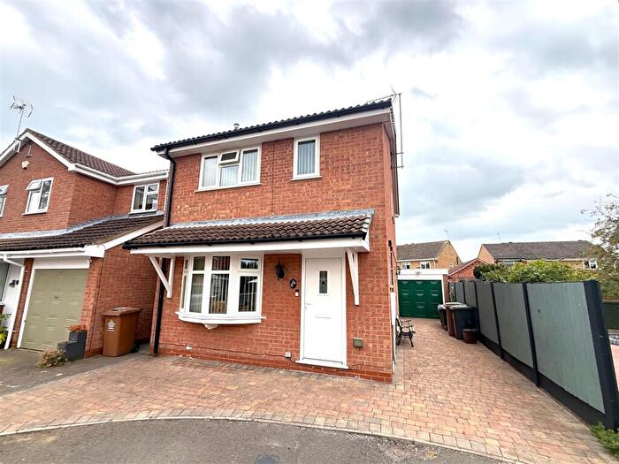 3 Bedroom Detached House For Sale In Woodmans Croft, Hatton, Derby, DE65