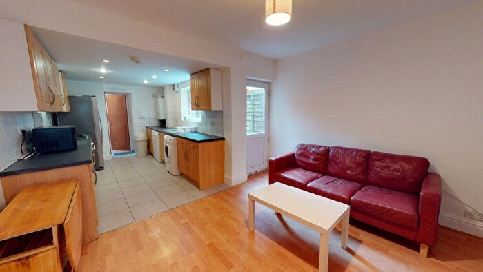 6 Bedroom House To Rent In Teignmouth Road, Selly Oak, B29