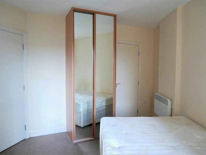2 Bedroom Flat To Rent In Drayton Green Road, West Ealing, W13