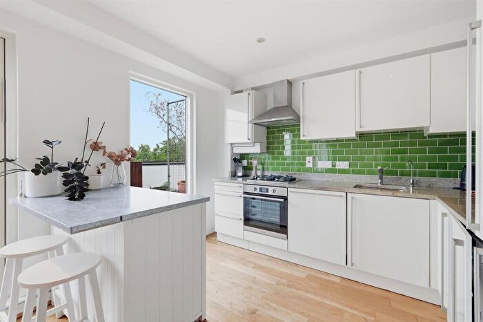 3 Bedroom Apartment For Sale In Hackney Road, Shoreditch, E2 - Photo 4