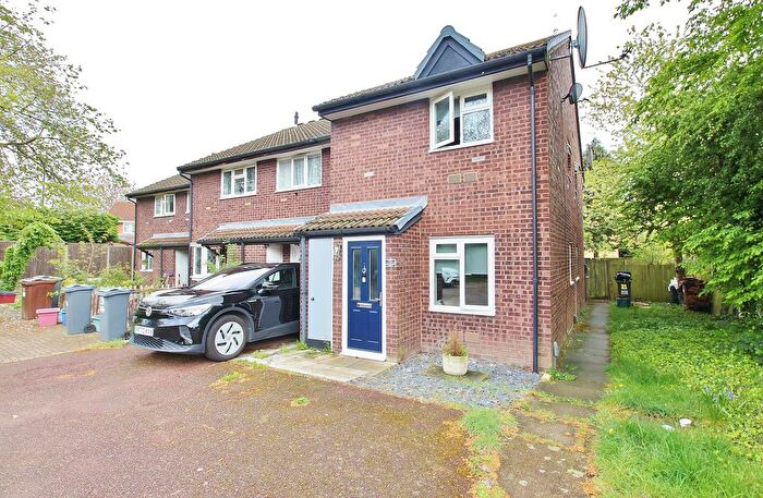 1 Bedroom End Of Terrace House To Rent In Heather Close, Isleworth, TW7