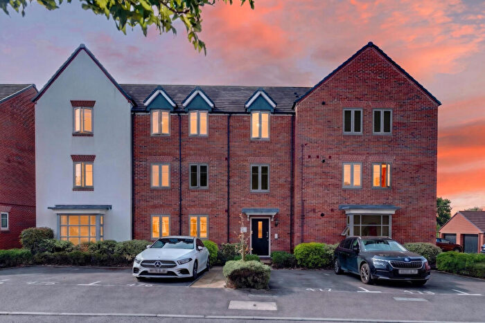 2 Bedroom Flat For Sale In Ifould Crescent, Wokingham, RG40