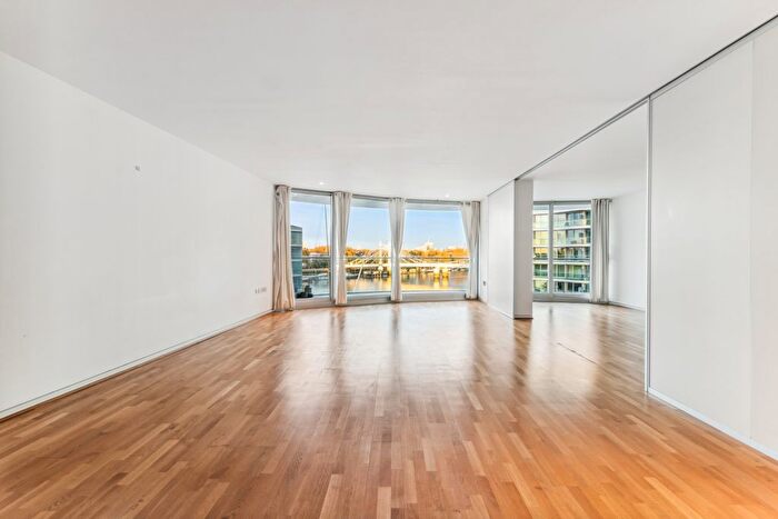 3 Bedroom Flat To Rent In Albion Riverside Building, Hester Road, SW11