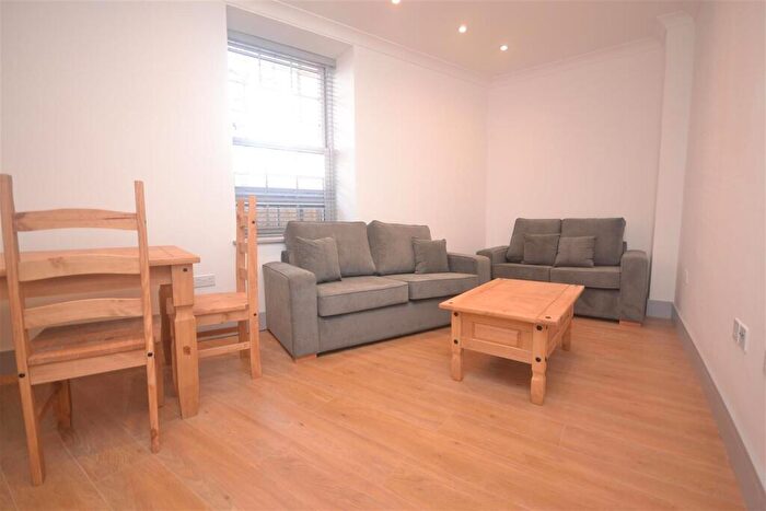2 Bedroom Flat To Rent In London Road, Reading, Berkshire, RG1