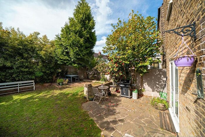 4 Bedroom Terraced House To Rent In Arragon Gardens, London, SW16