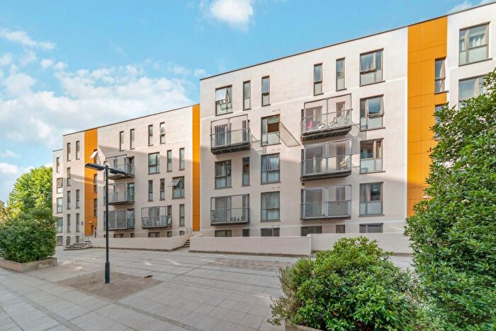 2 Bedroom Flat For Sale In Crampton Street, Elephant Amp; Castle, SE17