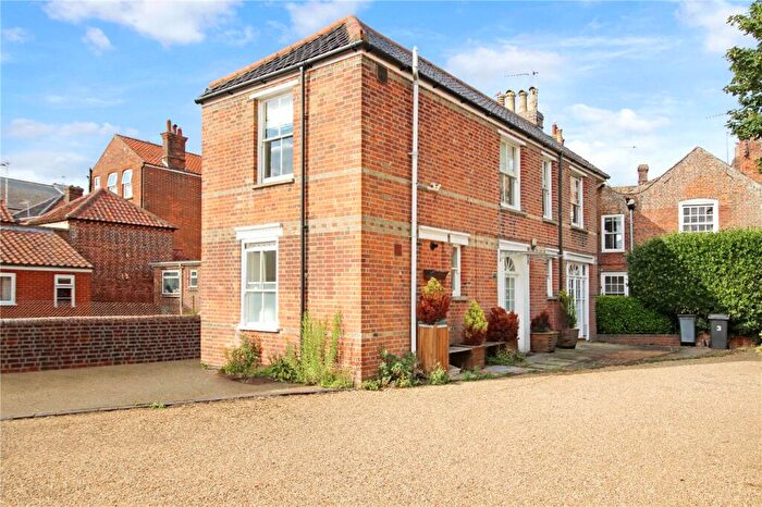 1 Bedroom Apartment For Sale In High Street, Southwold, Suffolk, IP18