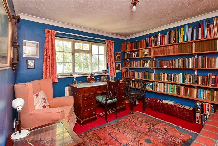 4 Bedroom Detached House For Sale In Western Road, Newhaven, East Sussex, BN9