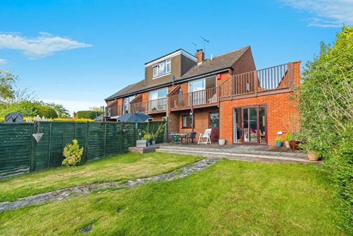 2 Bedroom End Of Terrace House For Sale In Cooks Wharf, Cheddington, LU7