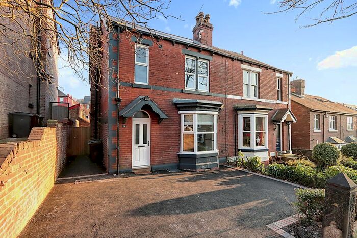 4 Bedroom Semi-Detached House To Rent In Newlyn Road, Sheffield, South Yorkshire, S8