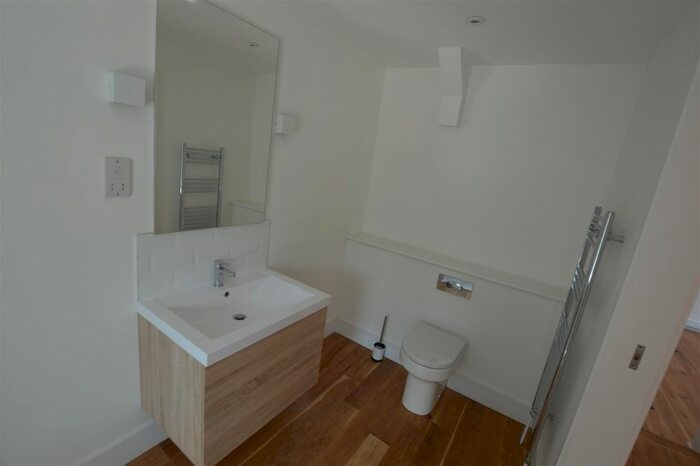 1 Bedroom Flat To Rent In The Island, Midsomer Norton, Radstock BA3