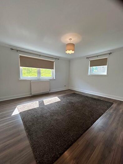 2 Bedroom Flat To Rent In Clynder Road, Greenock, PA15