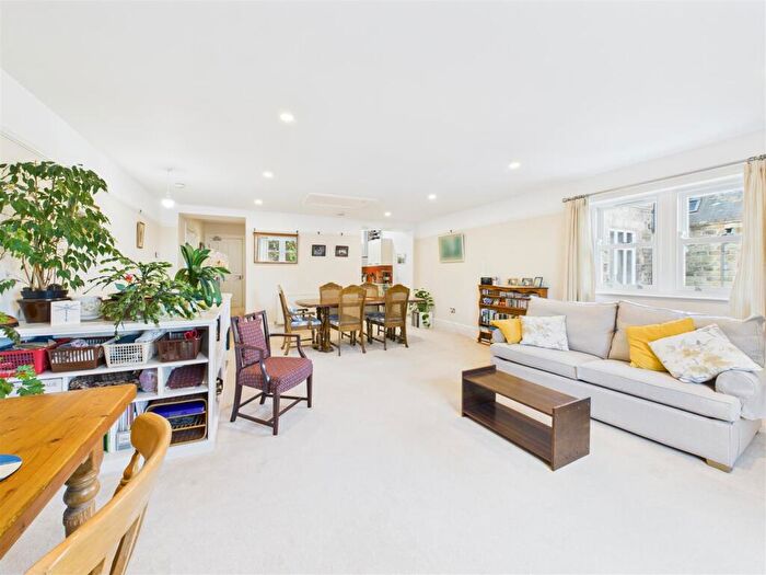 2 Bedroom Apartment For Sale In Westbourne Road, Broomhill, Sheffield, S10
