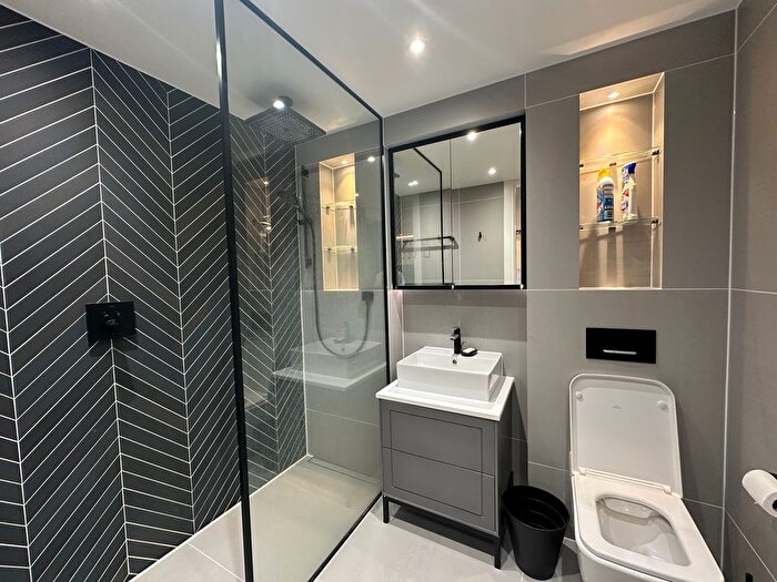 1 Bedroom Flat To Rent In Brigade Court, London, SE1