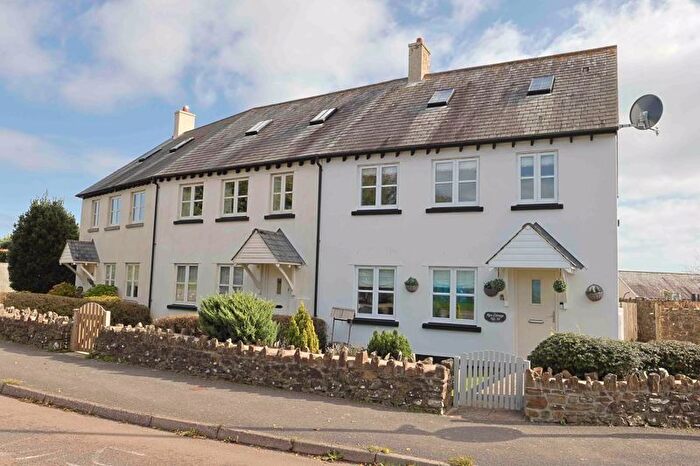 4 Bedroom End Of Terrace House For Sale In Ferrymans View, Hillhead, Brixham, TQ5