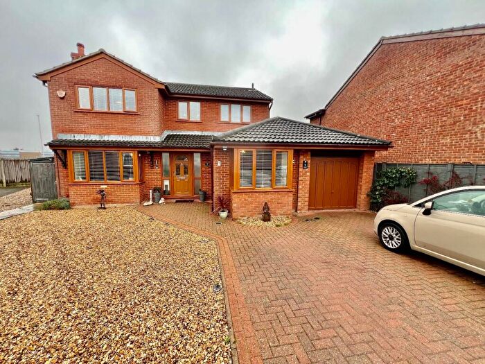 4 Bedroom Detached House For Sale In Barlow Close, Rothwell, Kettering, NN14