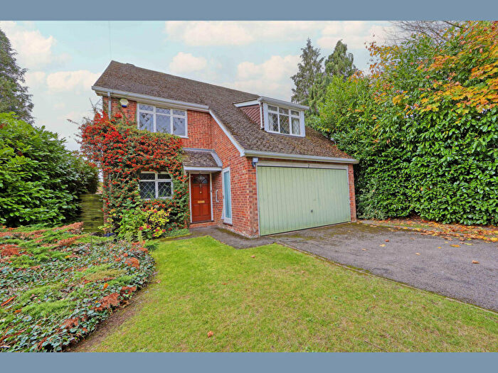 4 Bedroom Detached House For Sale In Vicarage Close, Cookham, SL6